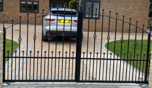 Hebble Wrought Iron Arch Top Metal Estate Gates